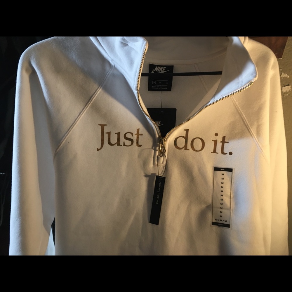 NIKE Sweater